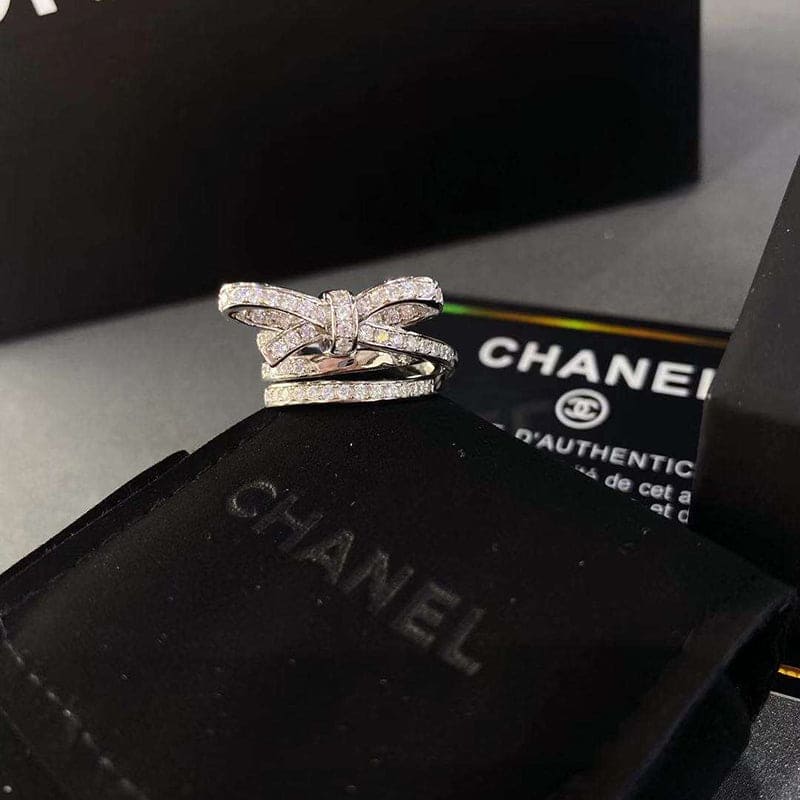Chanel Diamonds Knot Ring - 18K White Gold