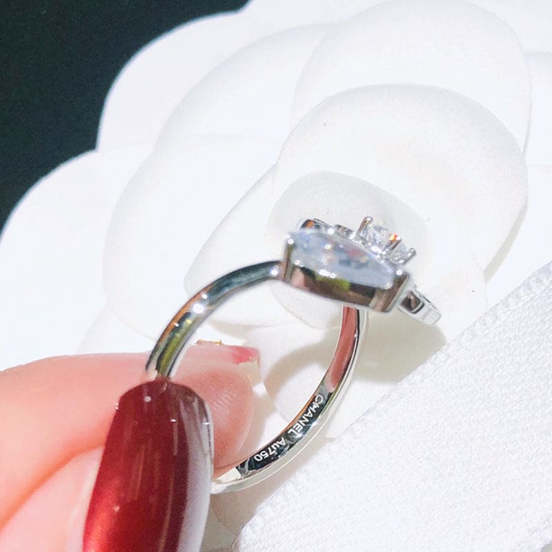 Chanel Diamond Camelia Precieux Ring - 18K White Gold