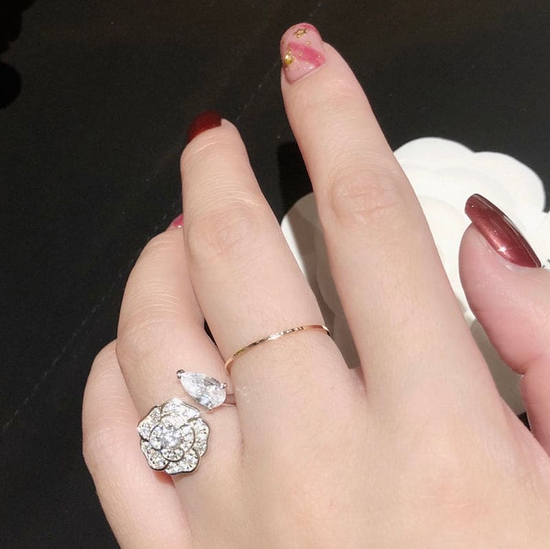 Chanel Diamond Camelia Precieux Ring - 18K White Gold