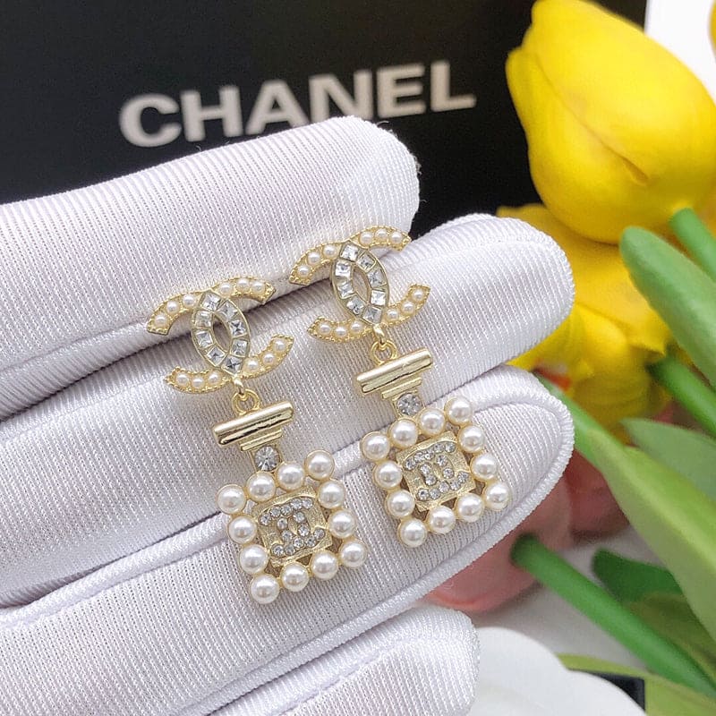 Chanel Pearl Shape Earrings - 18K Yellow Gold