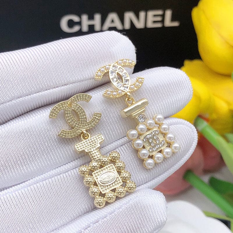 Chanel Pearl Shape Earrings - 18K Yellow Gold