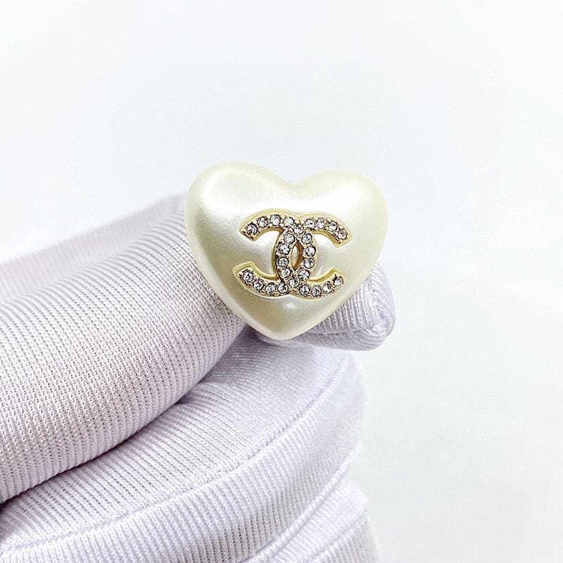 Chanel Pearl Heart Earrings - 18K Yellow Gold