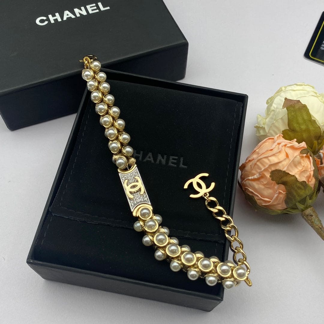 Chanel Pearls Chain Necklace