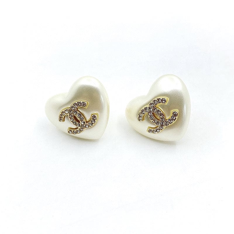 Chanel Pearl Heart Earrings - 18K Yellow Gold