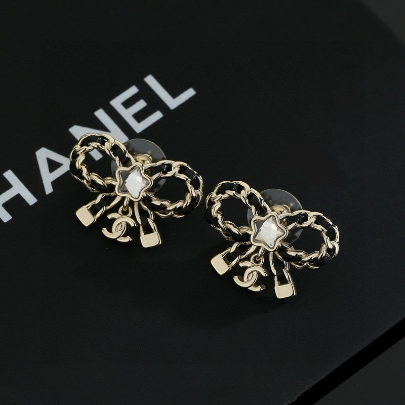 Chanel Butterfly Pendant Earrings - 18K Yellow Gold