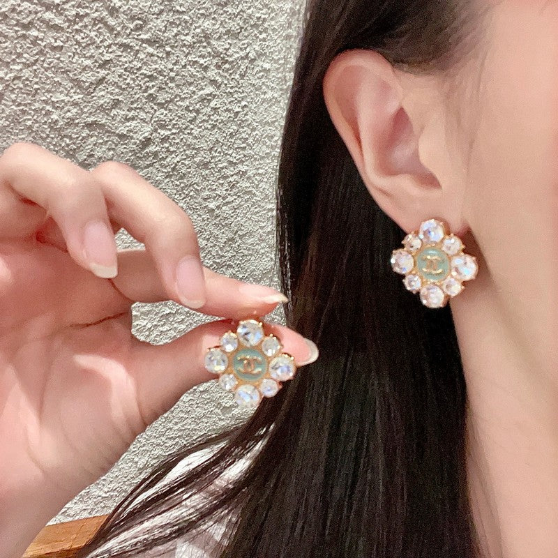 Chanel Color Flower Diamond Earrings - 18K Yellow Gold