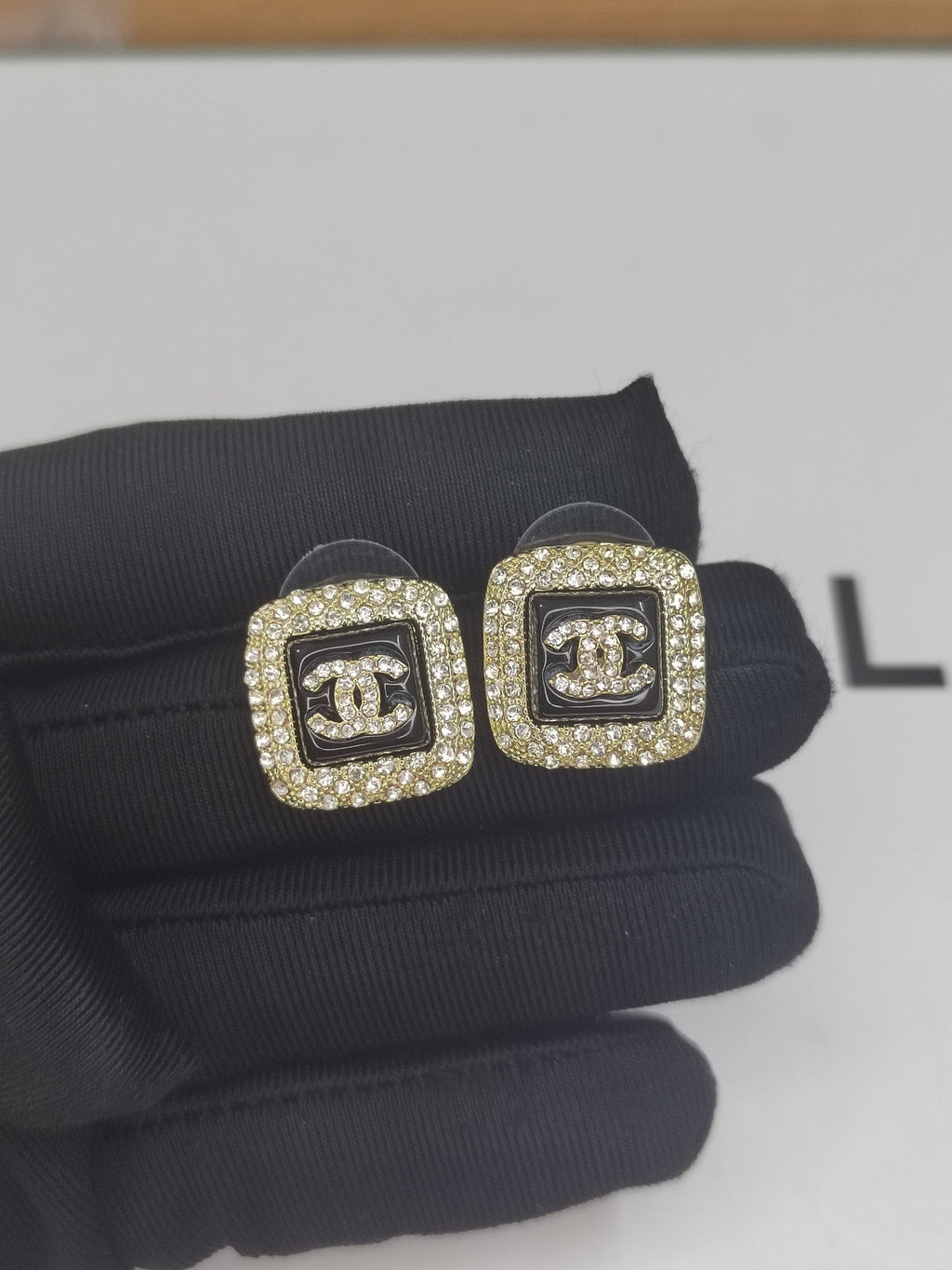 Chanel Diamond Square Black Earrings - 18K Yellow Gold