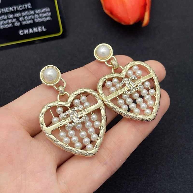 Chanel Gold Heart Pearl Earrings - 18K Yellow Gold