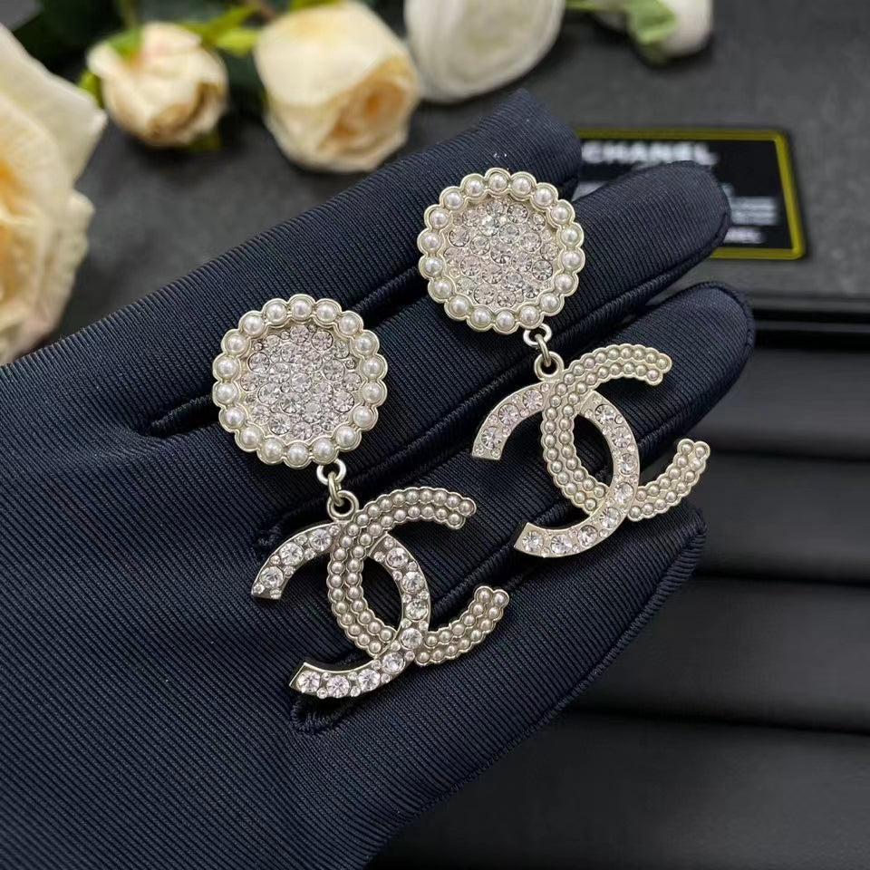 Chanel Diamond Drop Earrings - 18K White Gold