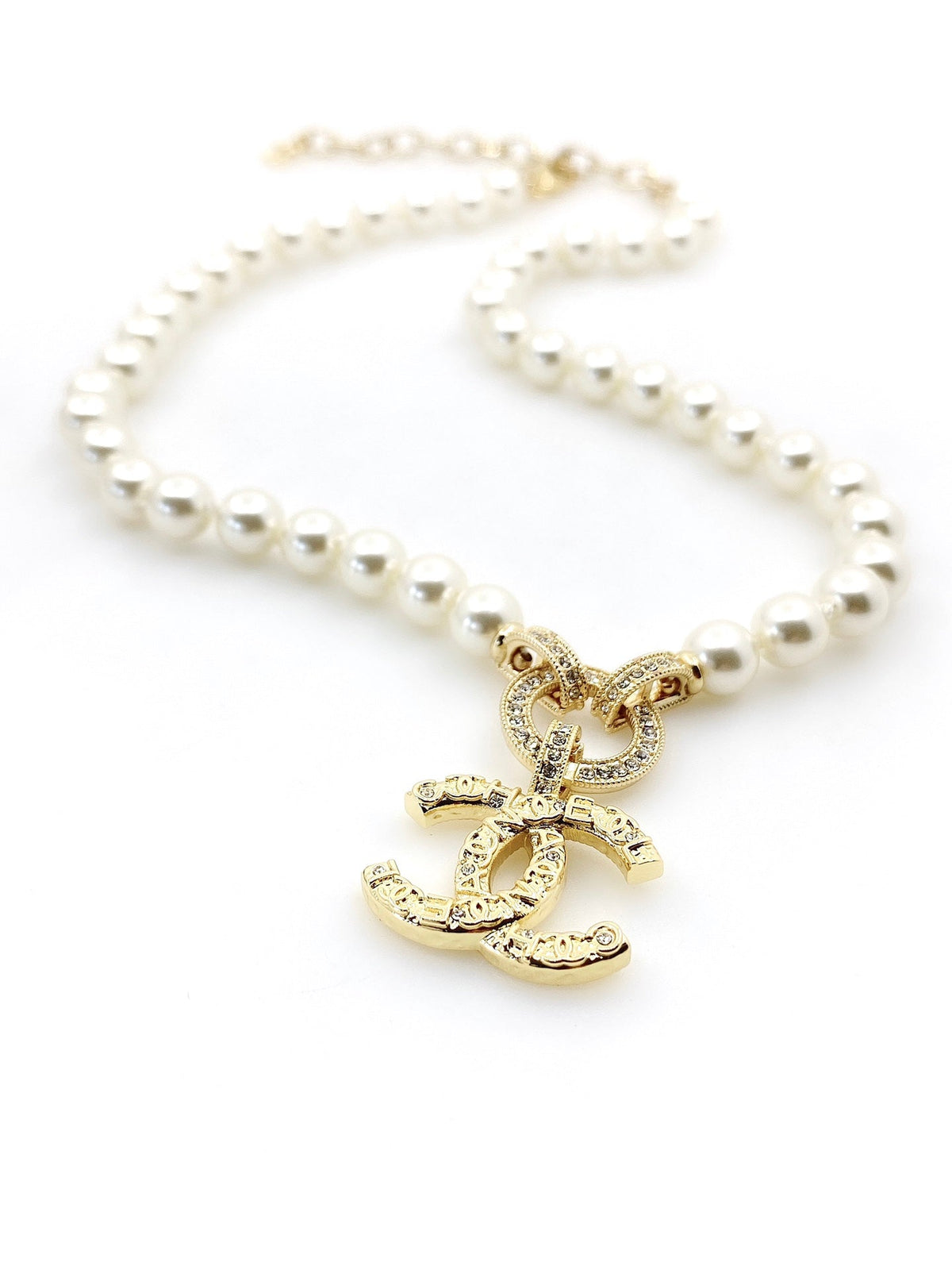 Chanel Pearls Choker Necklace