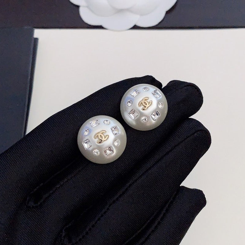 Chanel Pearl Round Crystal Earrings - 18K Yellow Gold
