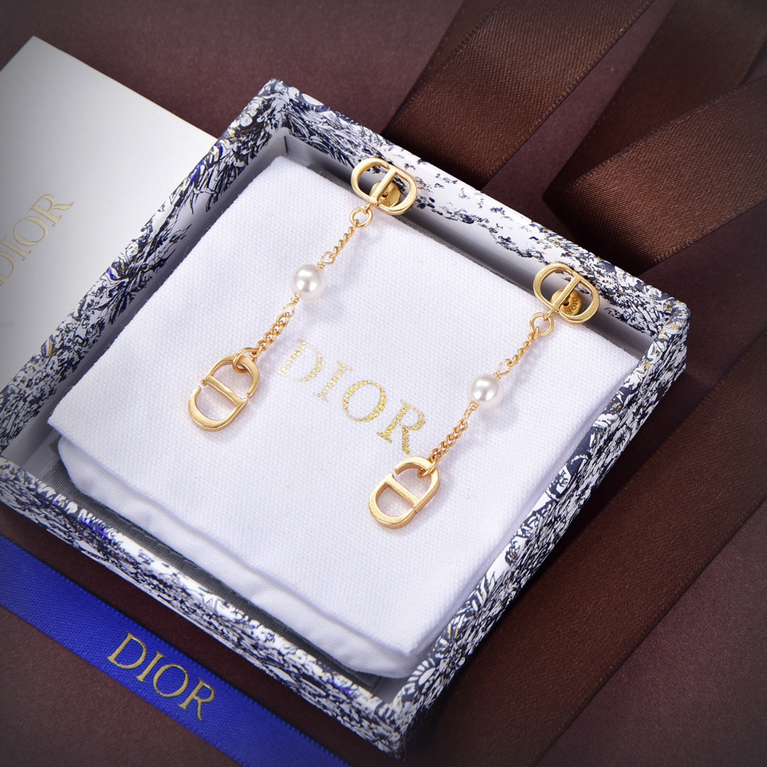 Dior 30 Montaigne Earrings