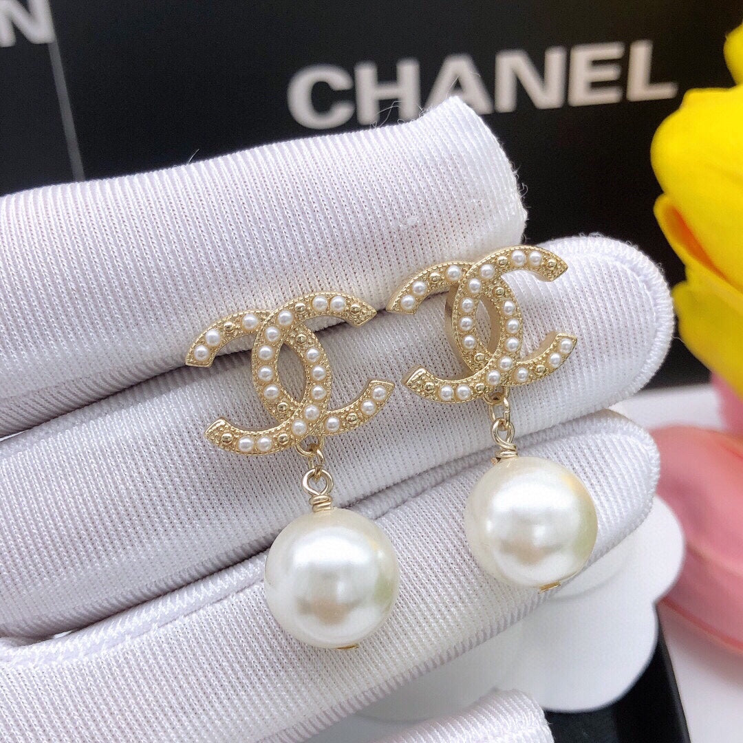 Chanel Pearl Drop Earrings - 18K Yellow Gold