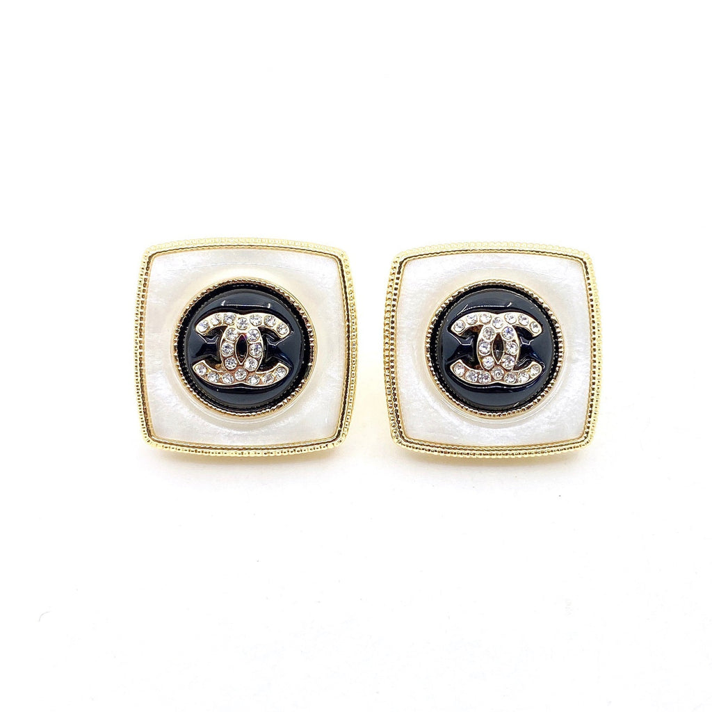 Chanel Pearl Square Earrings - 18K Yellow Gold