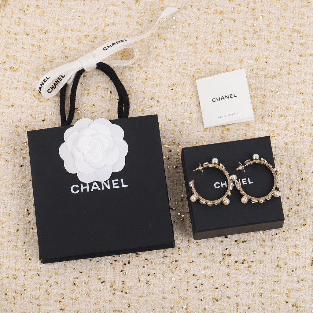 Chanel Pearl Crystal Earrings - 18K Yellow Gold