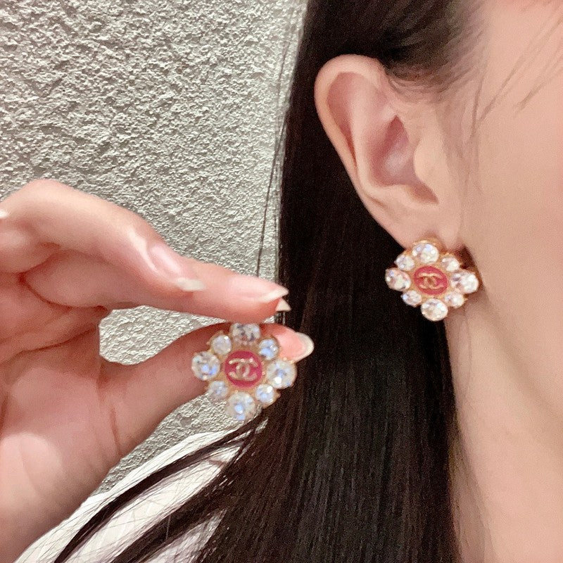 Chanel Color Flower Diamond Earrings - 18K Yellow Gold