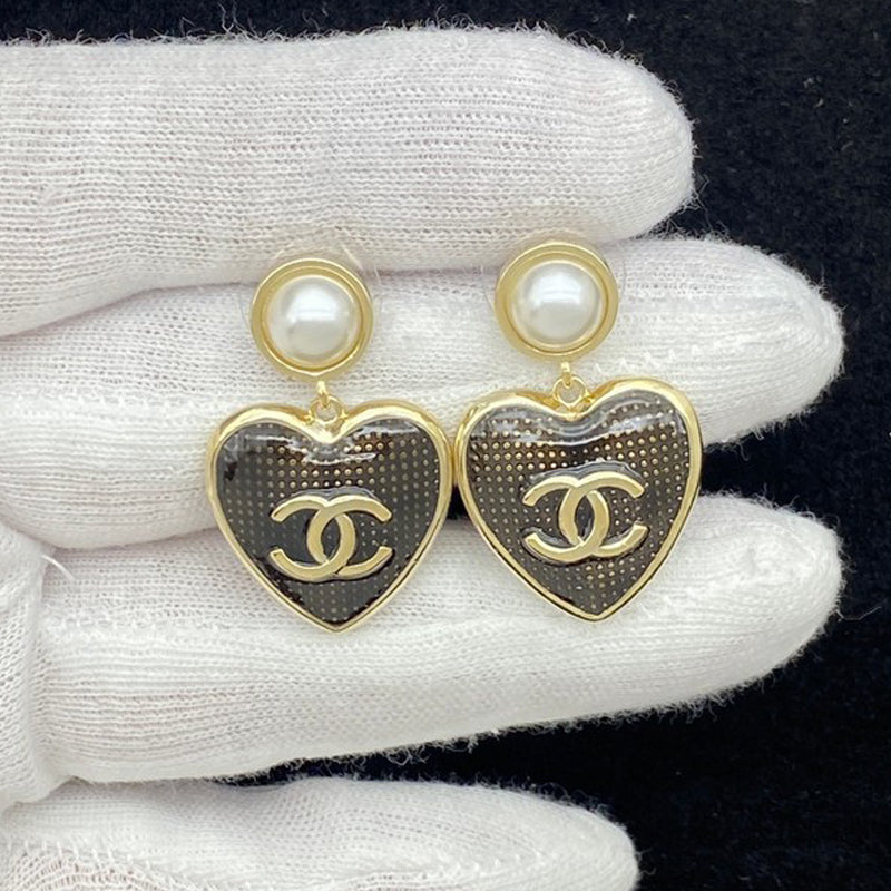 Chanel Pearl Heart Drop Earrings - 18K Gold