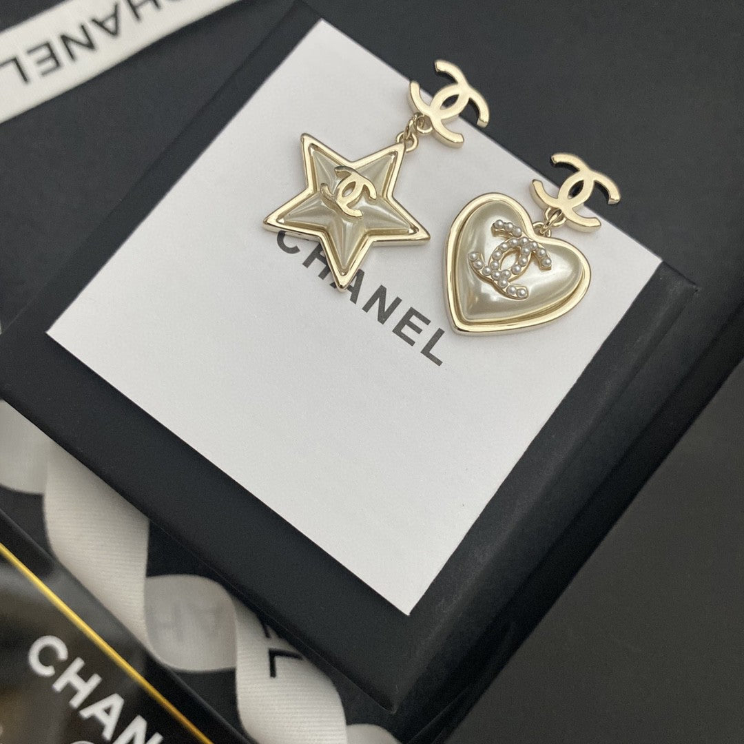 Chanel Heart & Star Earrings - 18K Yellow Gold