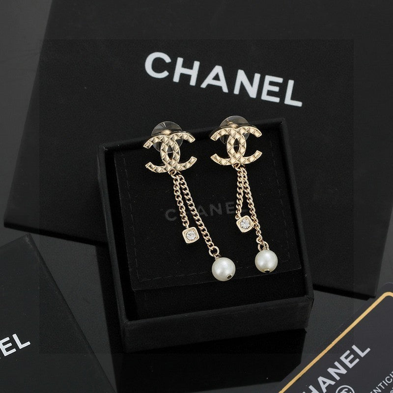 Chanel Long Pearl Pendant Earrings - 18K Yellow Gold