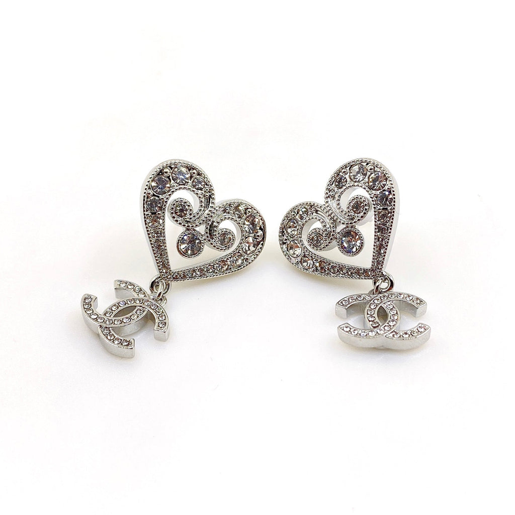 Chanel Heart Diamond Earrings - 18K White Gold