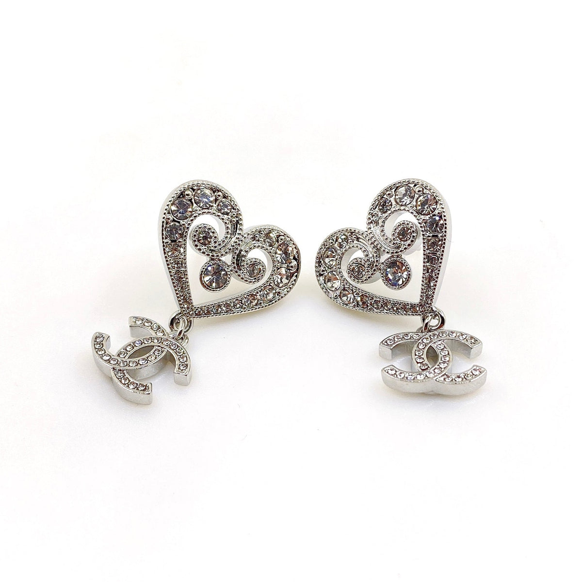 Chanel Heart Diamond Earrings - 18K White Gold