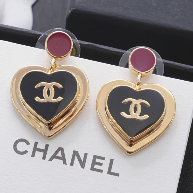 Chanel Black & Red Heart Earrings - 2.5 cm Height - 18K Yellow Gold