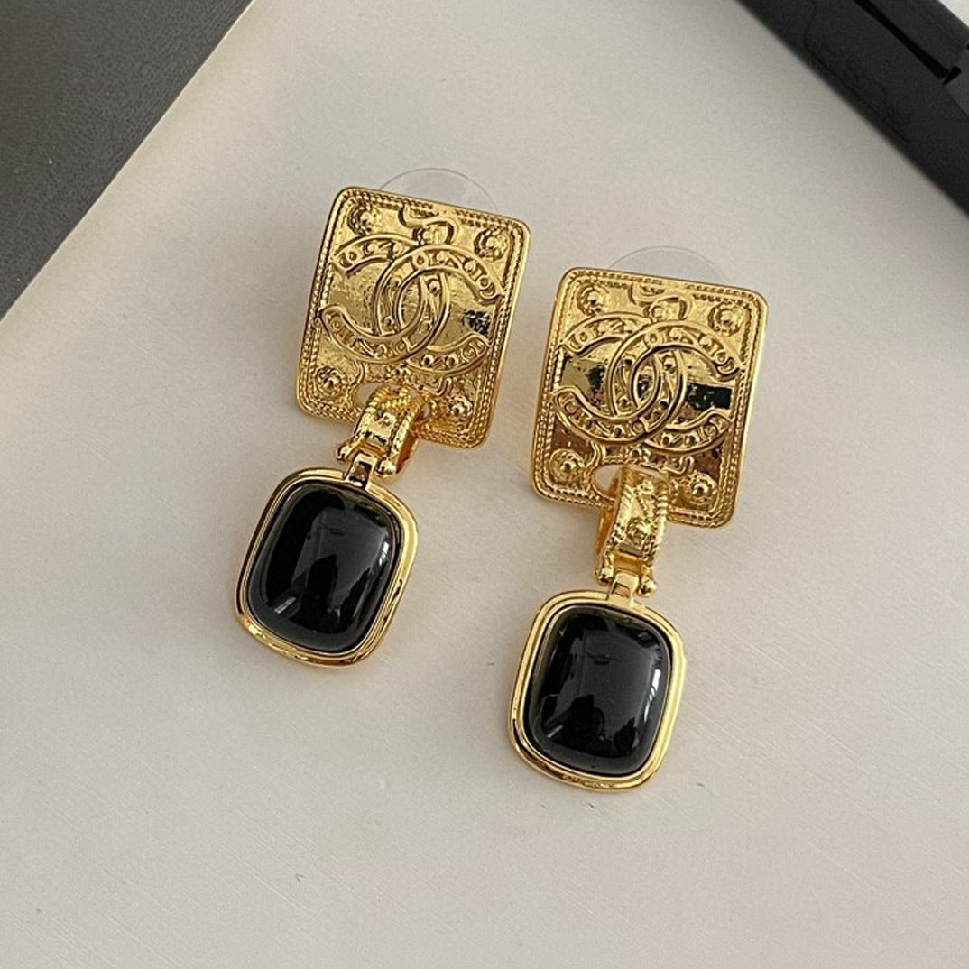 Chanel Black Pearl Earrings - 18K Yellow Gold