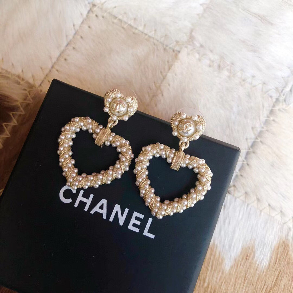 Chanel Heart Pendant Earrings - 18K Yellow Gold