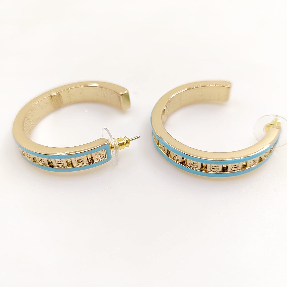 Chanel Blue Resin Earrings - 18K Yellow Gold