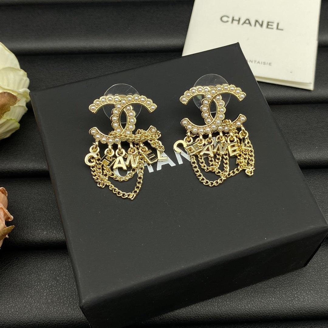Chanel Pearl Chain Link Earrings - 18K Yellow Gold