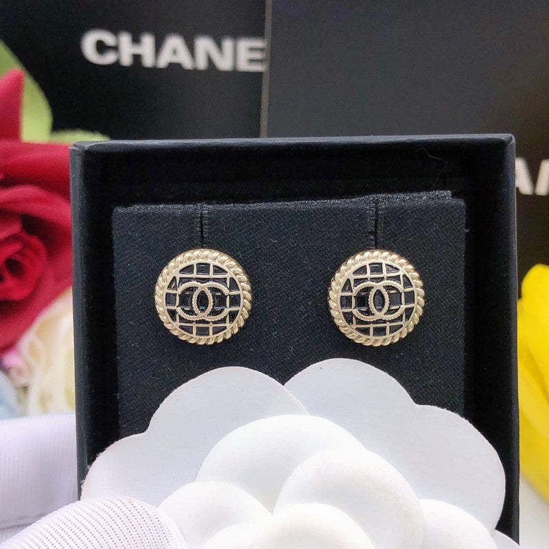 Chanel Black & Gold Round Earrings - 18K Yellow Gold