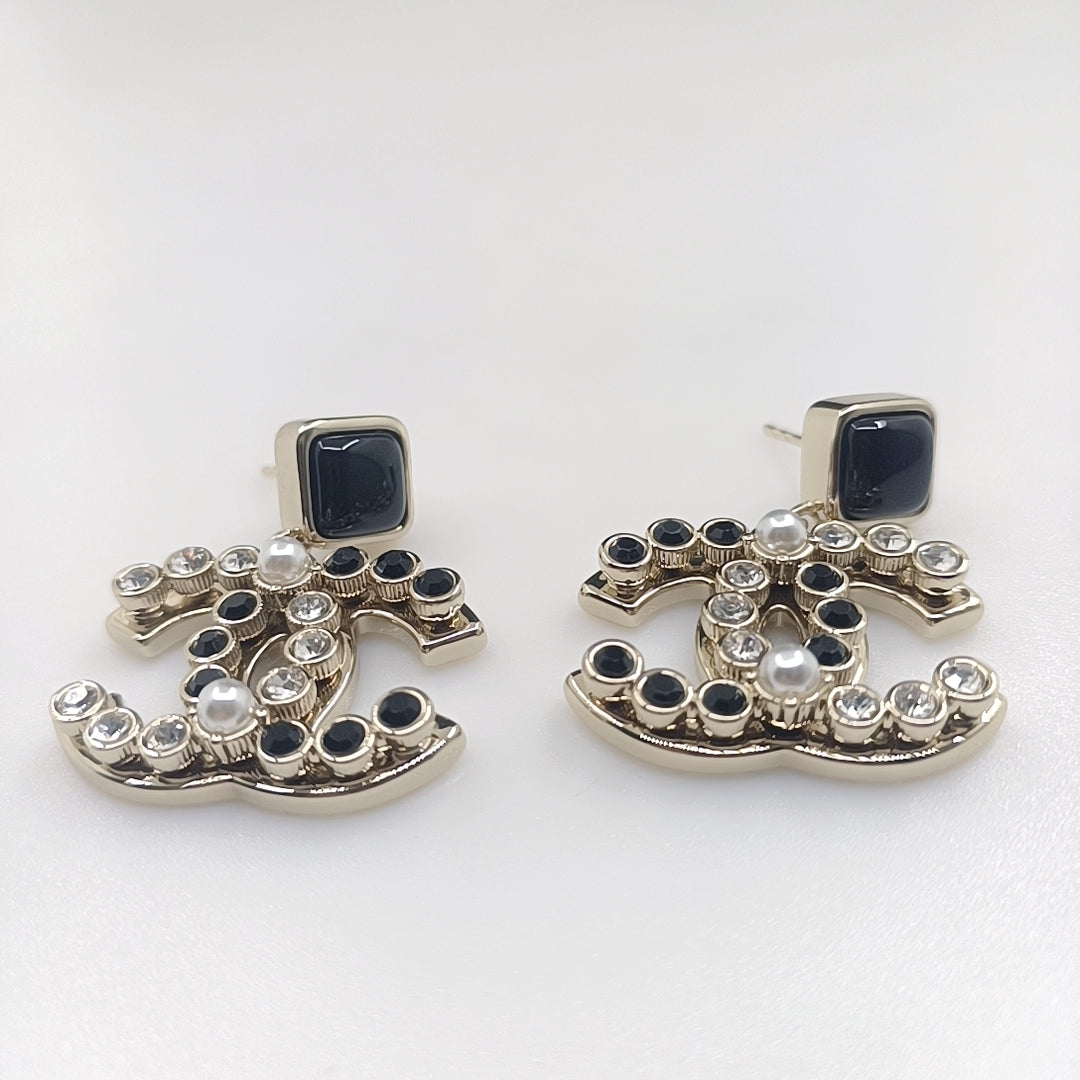 Chanel Black Crystal Earrings - 18K Yellow Gold