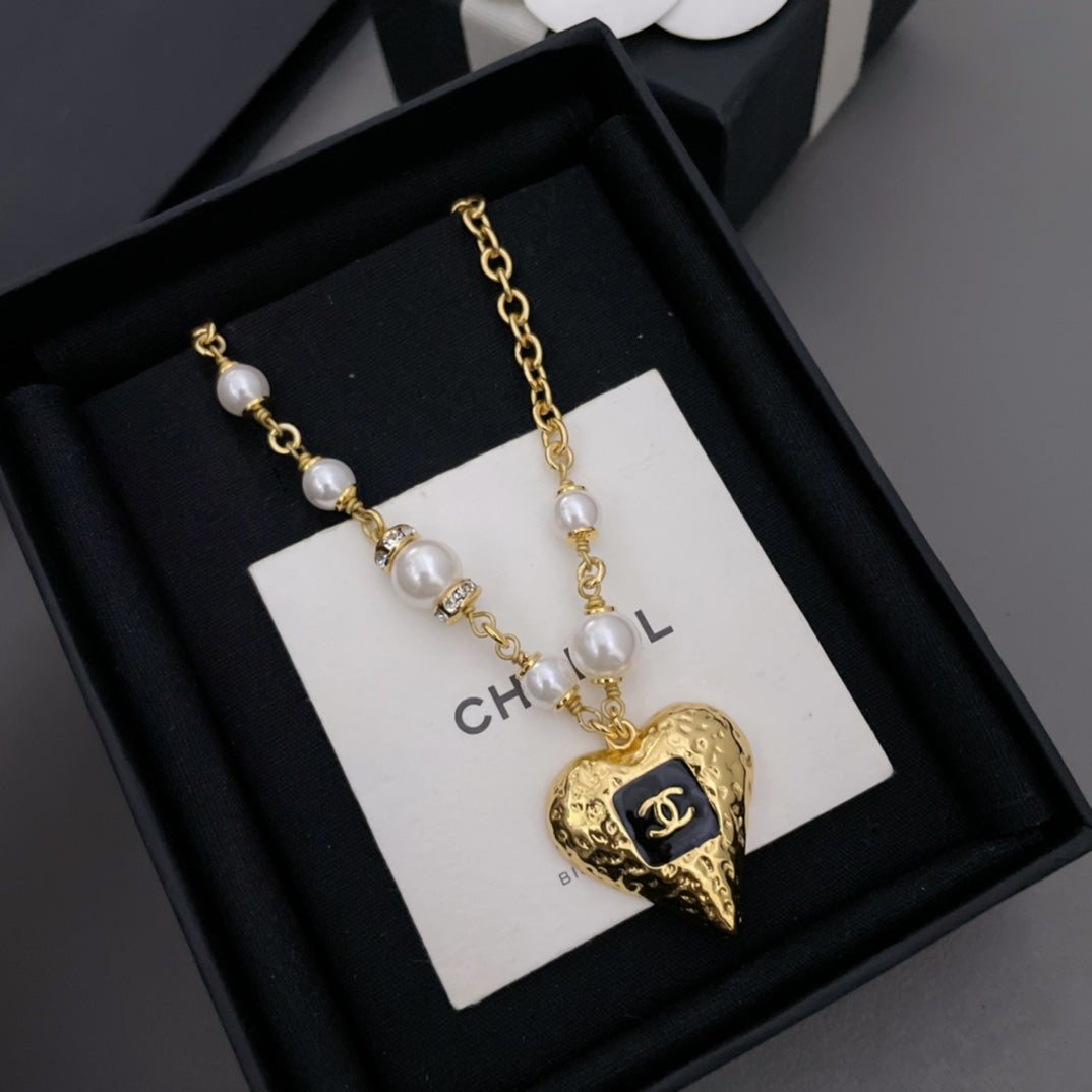 Chanel Pearls Chain Necklace