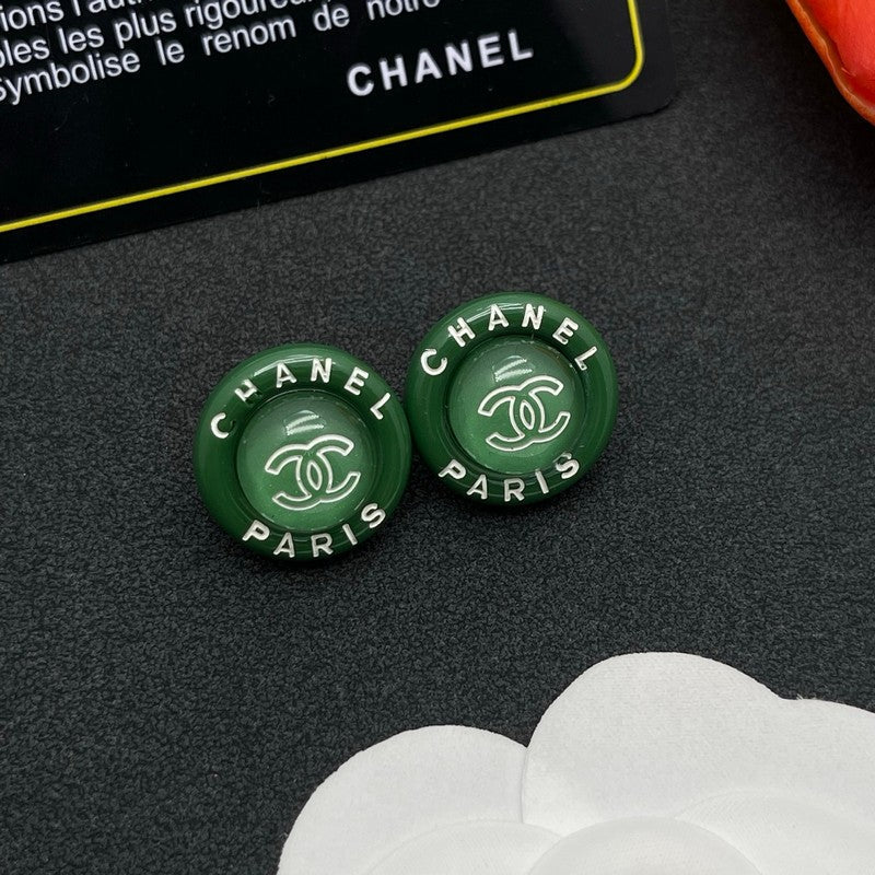 Chanel Green Round Earrings - 18K Yellow Gold