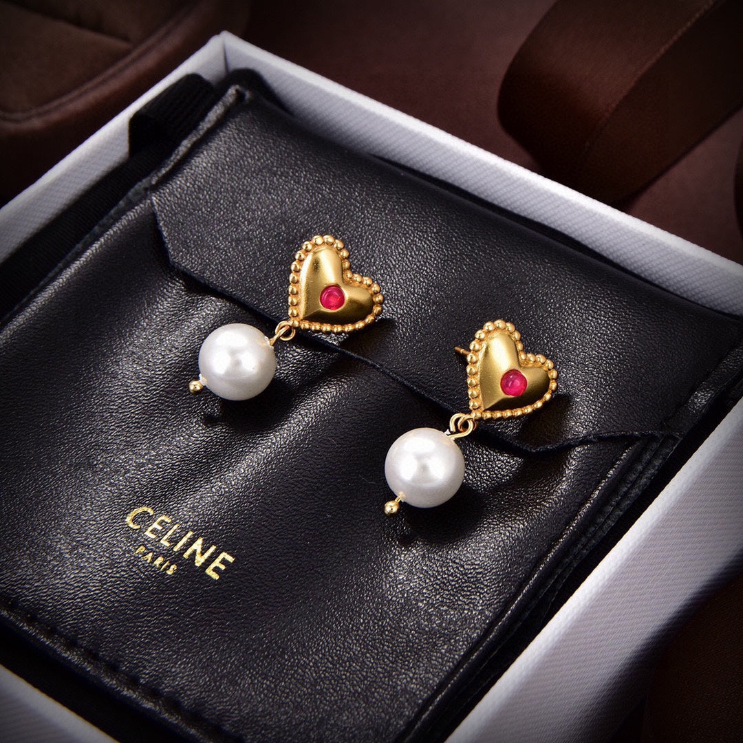 Celine Triomphe Heart Pearl Earrings - 18K Yellow Gold