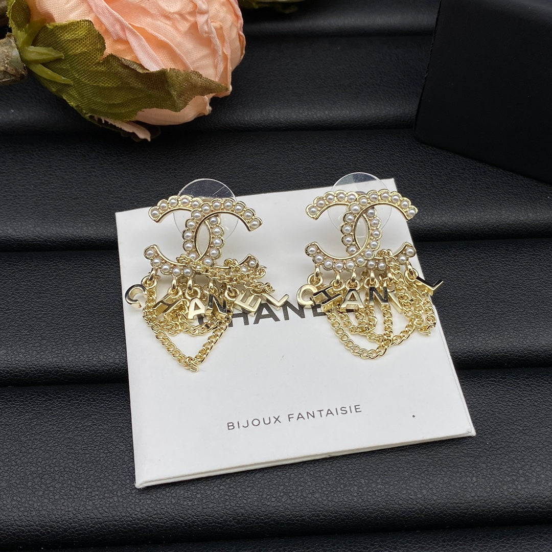 Chanel Pearl Chain Link Earrings - 18K Yellow Gold