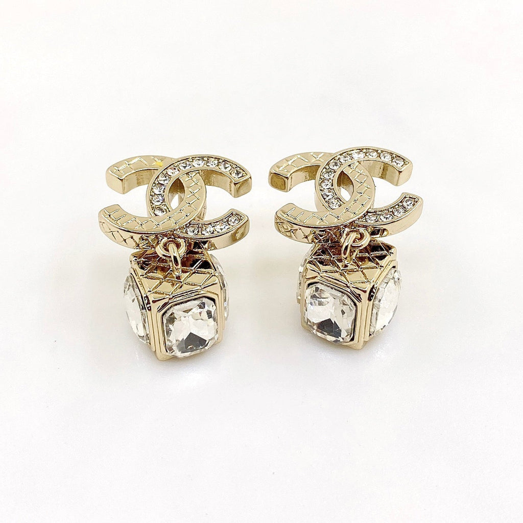 Chanel Square Crystal Pendant Earrings - 18K Yellow Gold