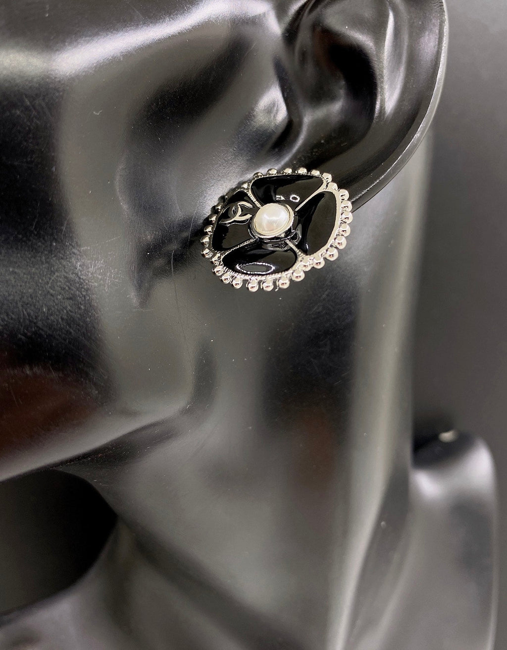Chanel Black Pearl Clover Earrings - 18K White Gold