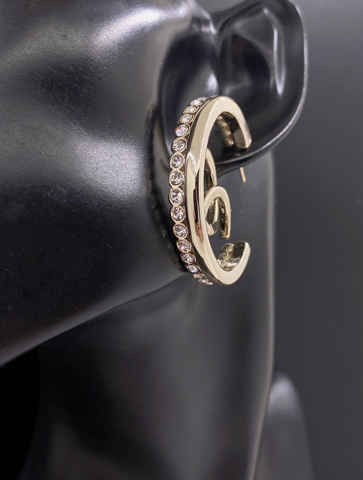 Chanel Circle Crystal Earrings - 18K Yellow Gold