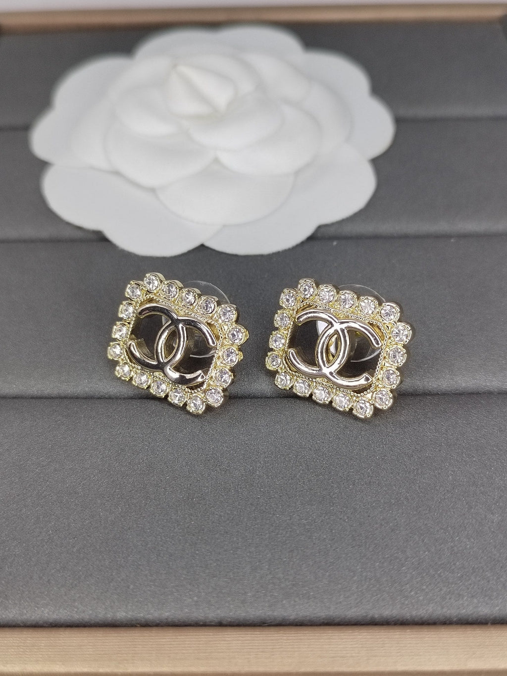 Chanel Diamond Earrings - 18K Yellow Gold