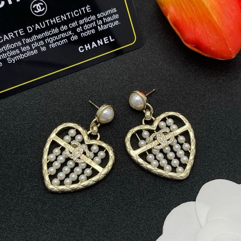 Chanel Gold Heart Pearl Earrings - 18K Yellow Gold