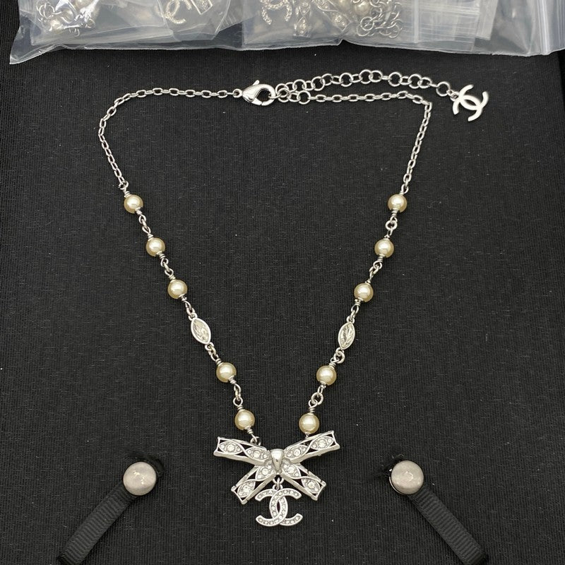 Chanel Bow Tie Diamond Gold Necklace