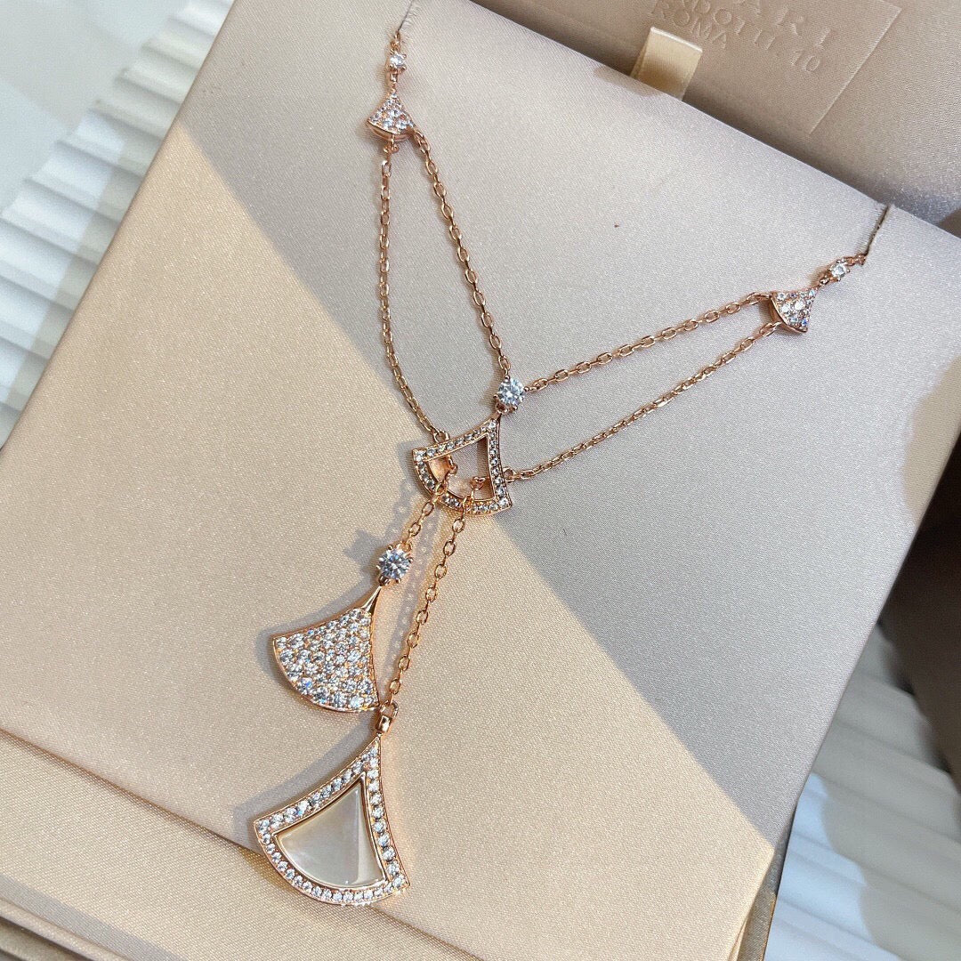 Bvlgari Dream Pearl Necklace - 18K Gold