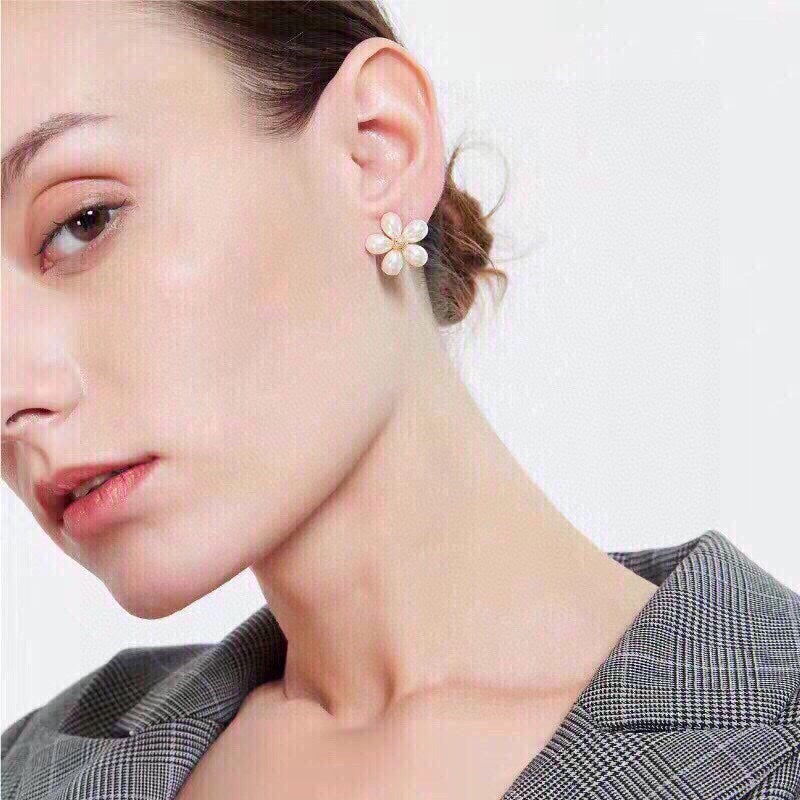 Celine Triomphe Flower Pearl Earrings - 18K Yellow Gold