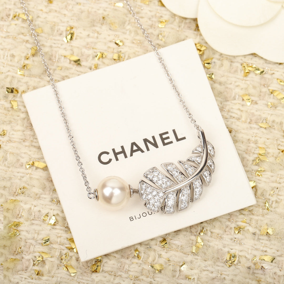 Chanel Plume De Necklace