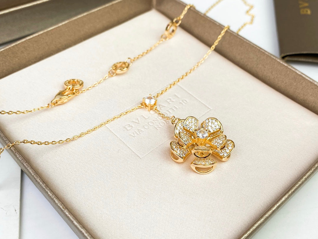 Bvlgari DIVAS' DREAM Necklace - 18K Gold