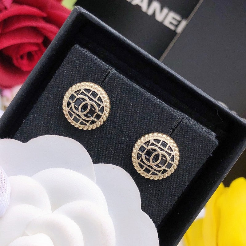 Chanel Black & Gold Round Earrings - 18K Yellow Gold