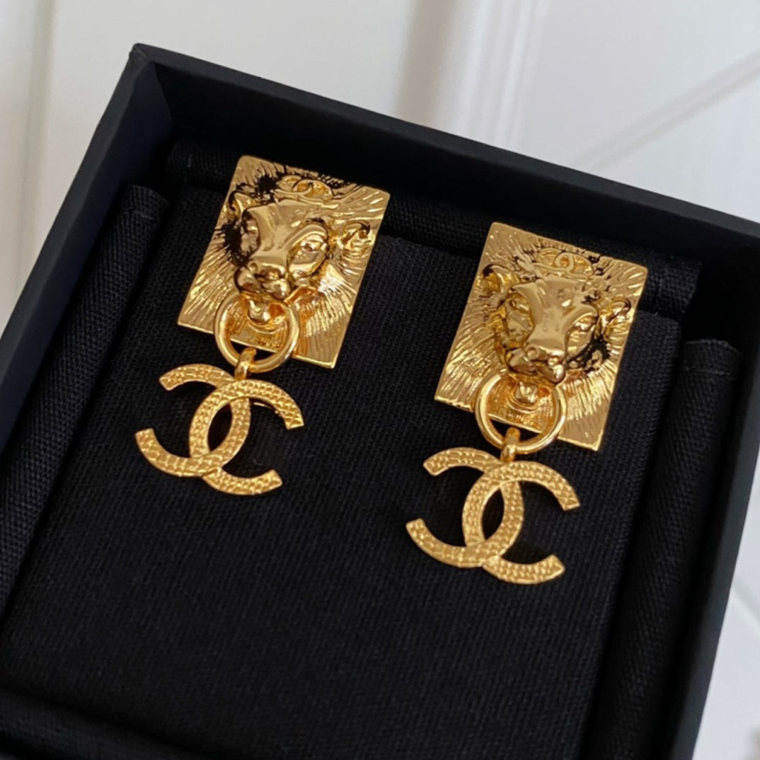 Chanel Lion Sharp Earrings - 18K Yellow Gold