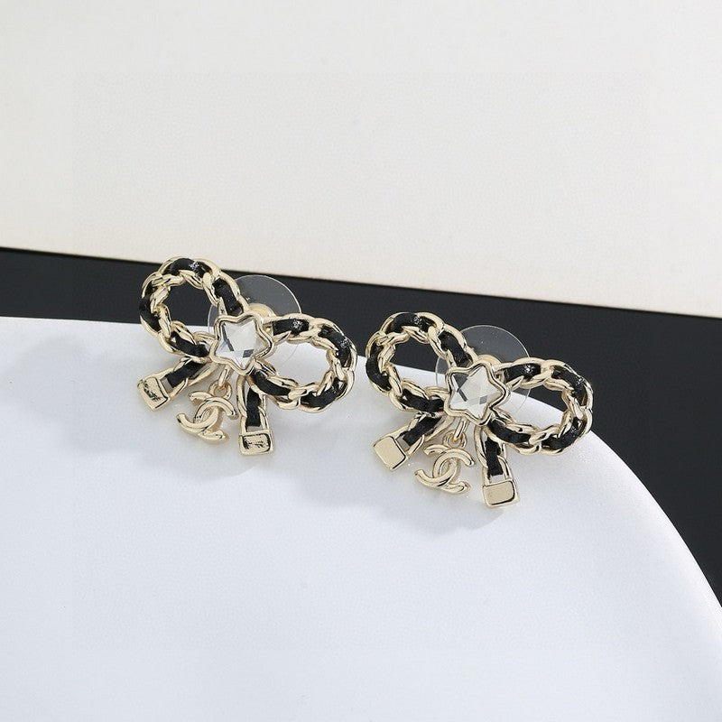 Chanel Butterfly Pendant Earrings - 18K Yellow Gold