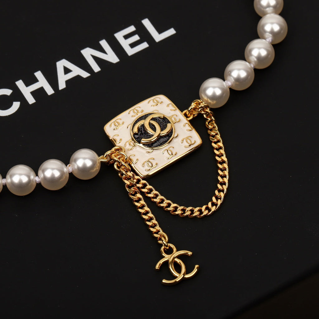 Chanel Pearls Choker Necklace